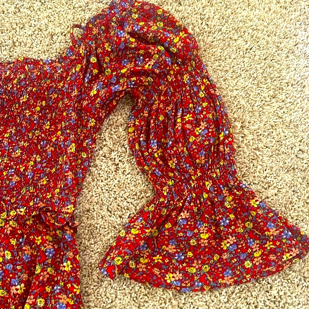 Shop Neighbor- Red Floral Smocked 3/4 Sleeve Maxi Dress. Size M - Picture 6 of 11